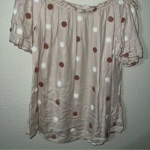Adorable off the shoulder pooka dot shirt